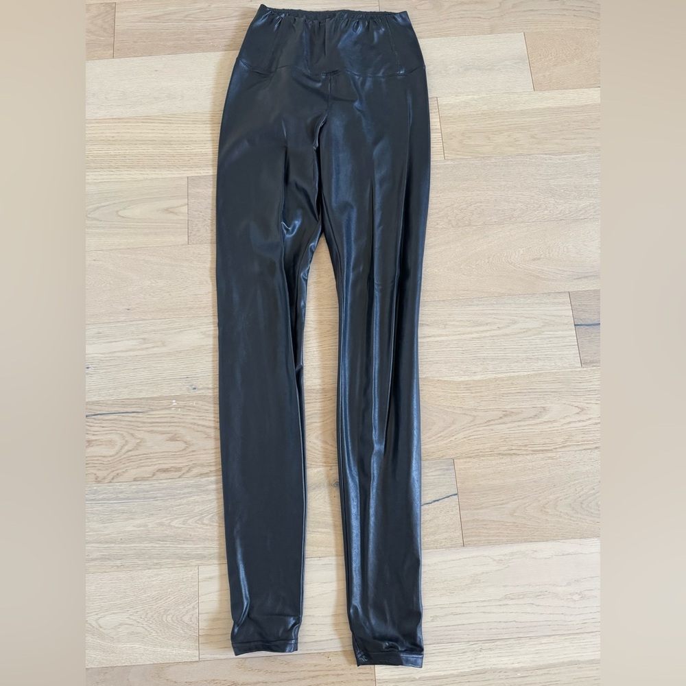 Wilfred Aritzia Black Leggings